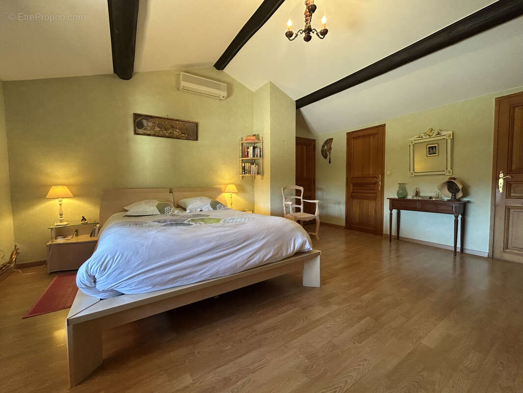 Maison à MONCETZ-L'ABBAYE