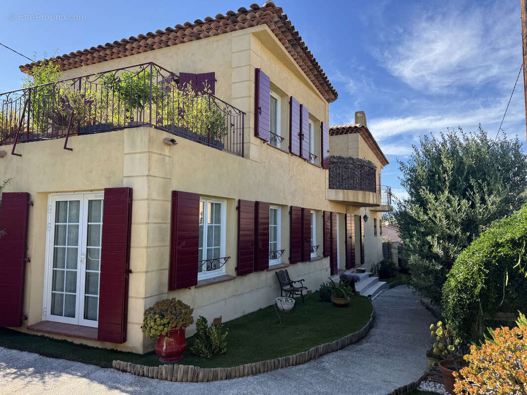 Maison à CARQUEIRANNE