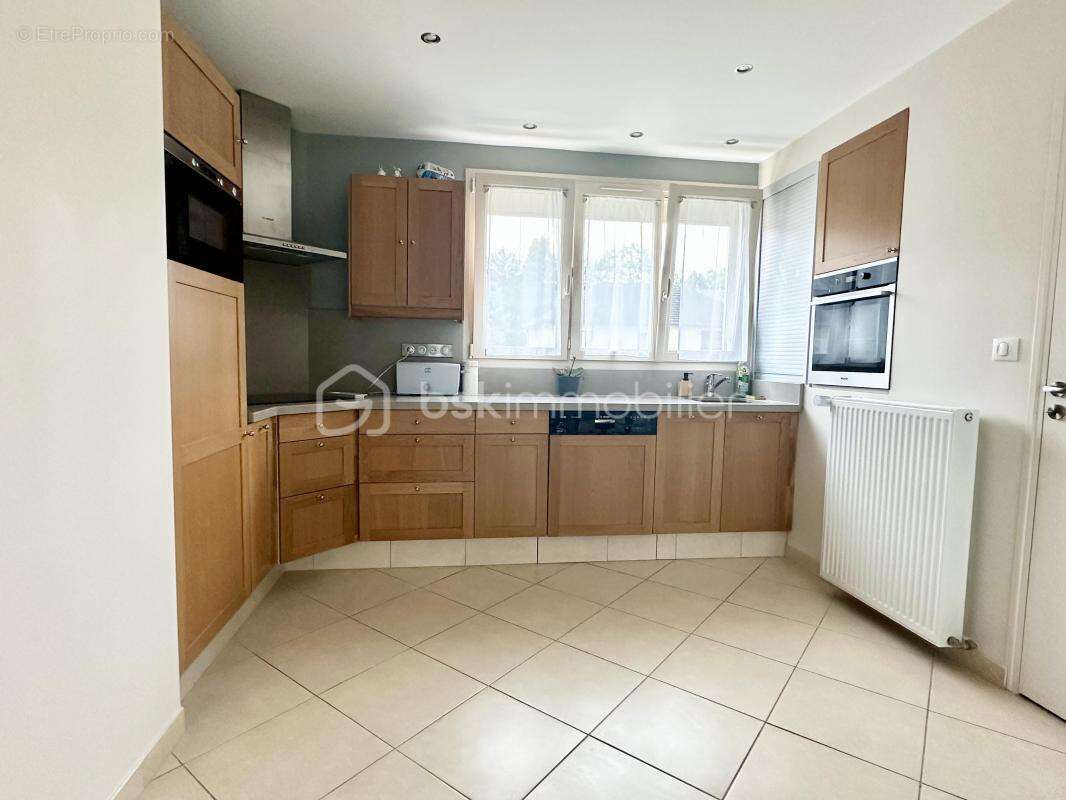 maison familiale sur  sous sol total  entièrement rénovée à 5 min de l'A16' - photo 3