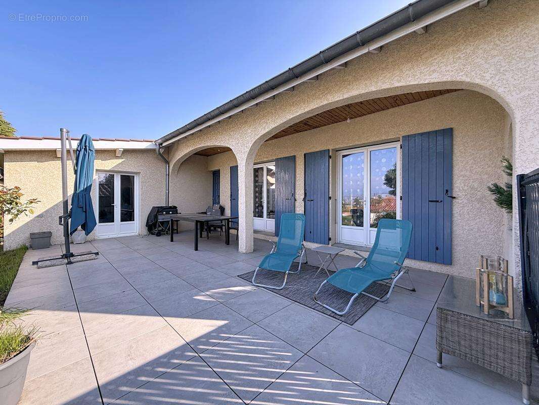 Maison à SALAISE-SUR-SANNE