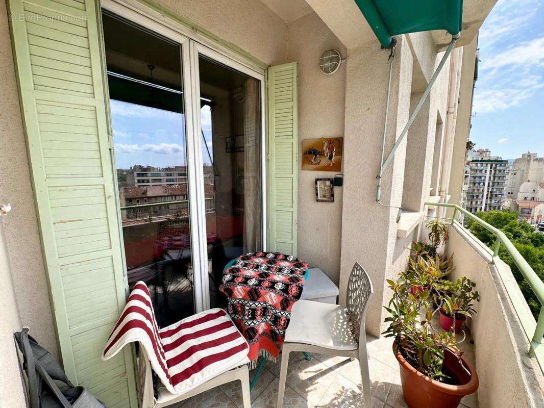 Appartement à MARSEILLE-4E