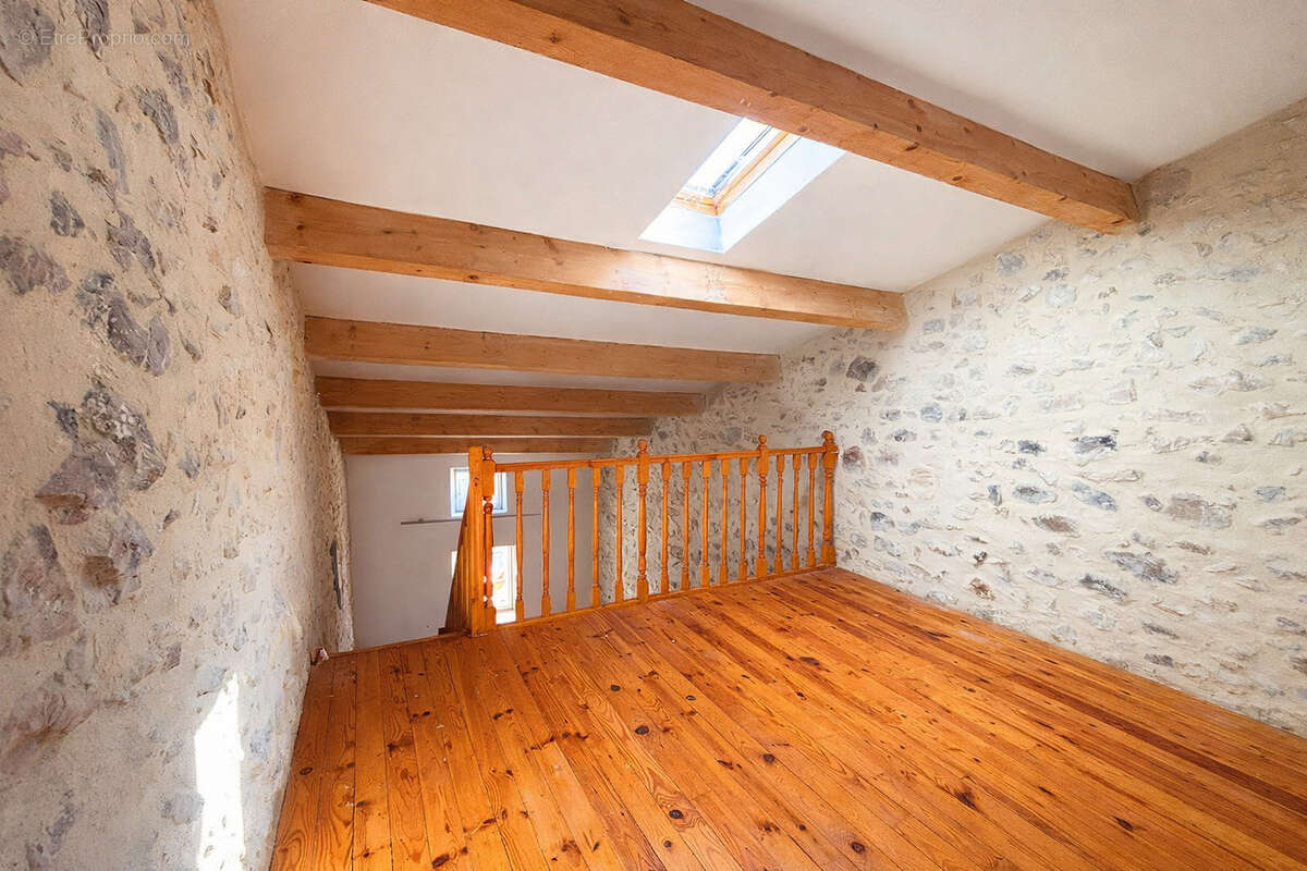 Maison à ROCHEMAURE