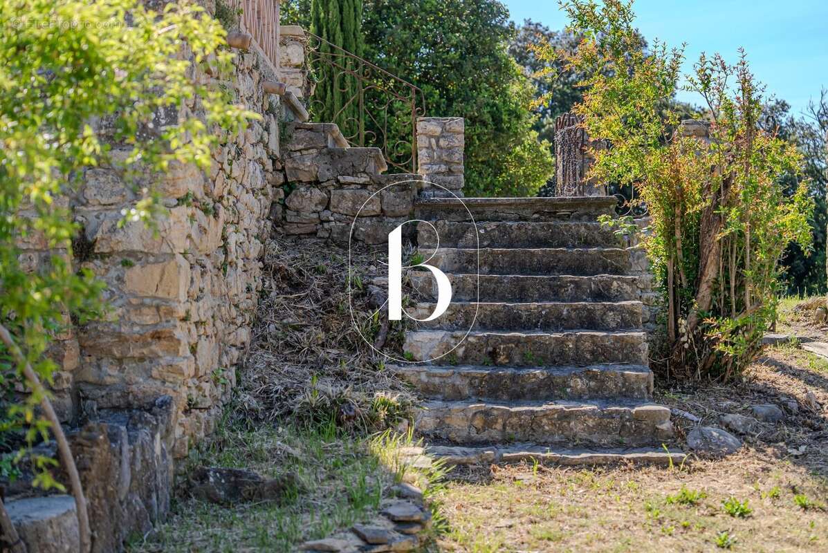 Maison à GOUDARGUES