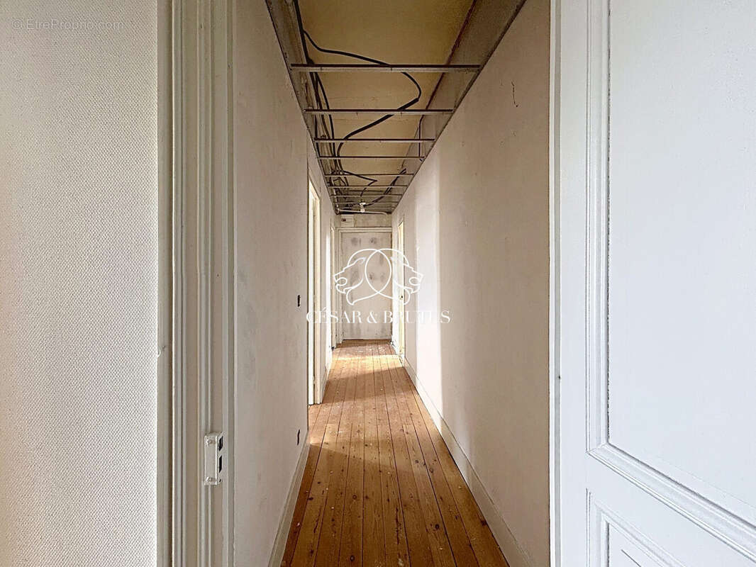 Appartement 375 m² à Amplepuis  - photo 6