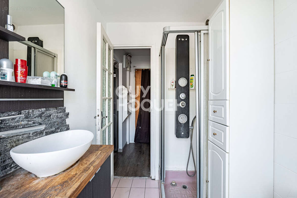 Appartement à GENNEVILLIERS