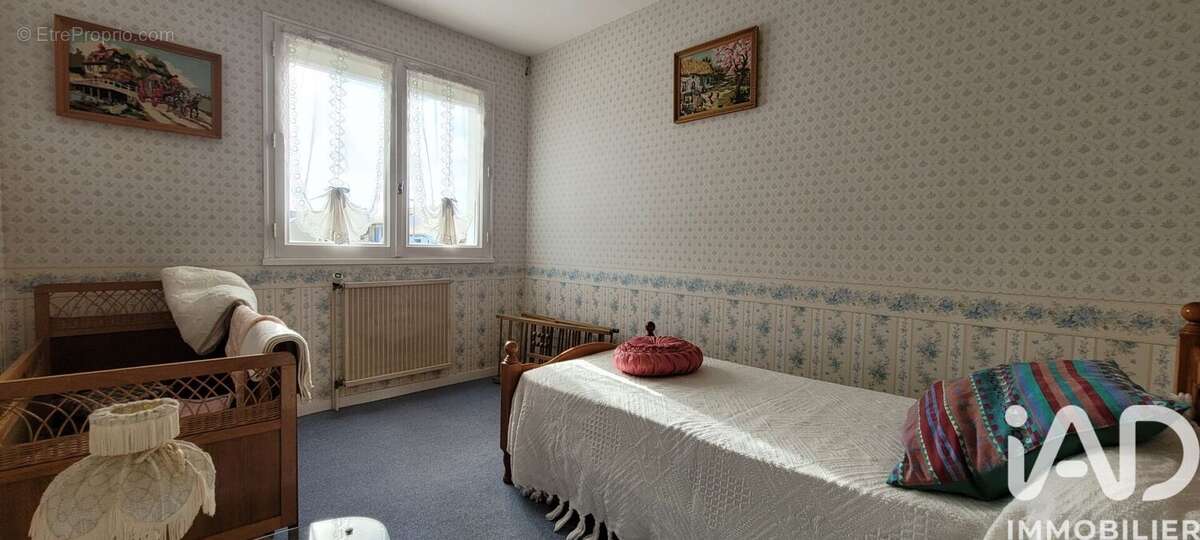 Maison 183 m² à Thouars  - photo 5