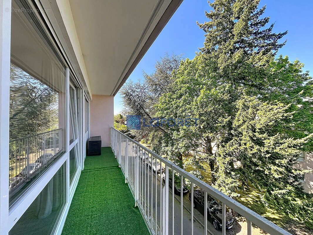 Appartement à SAINTRY-SUR-SEINE
