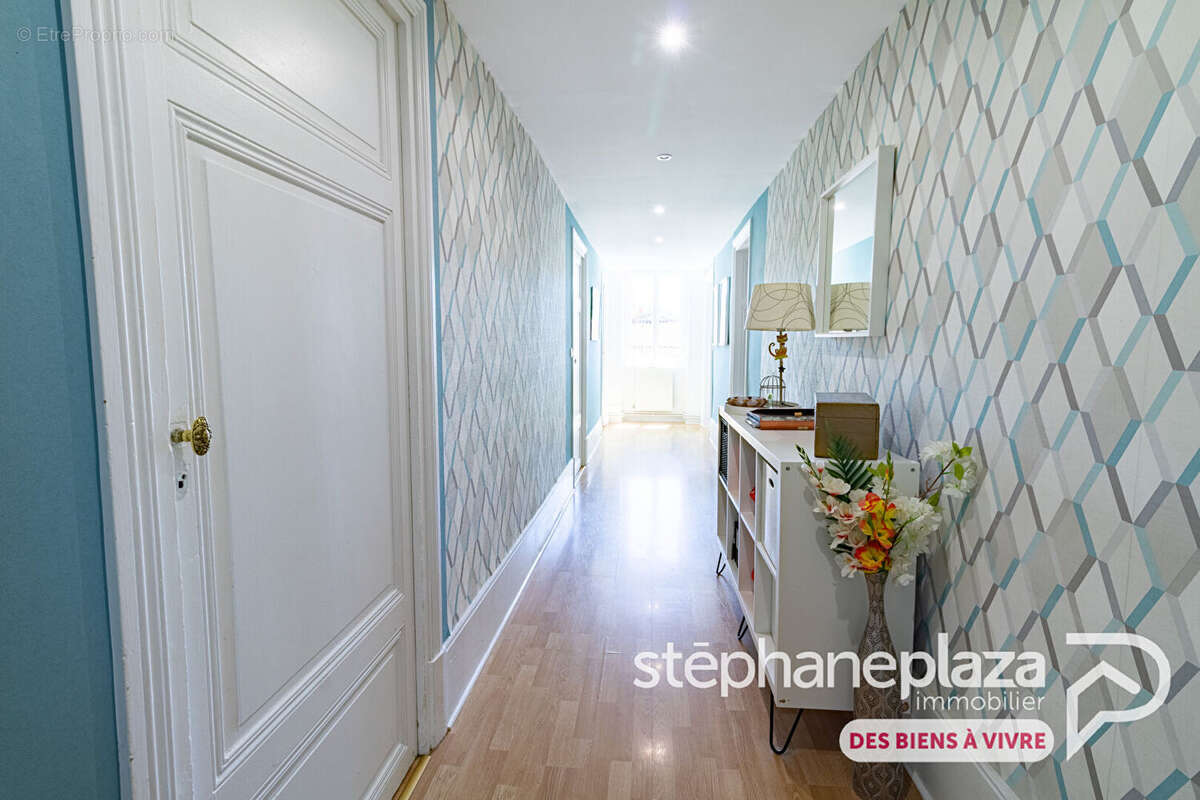 Appartement T4 Ceyzeriat 107 m2, jardin commun, cave et garage - photo 12