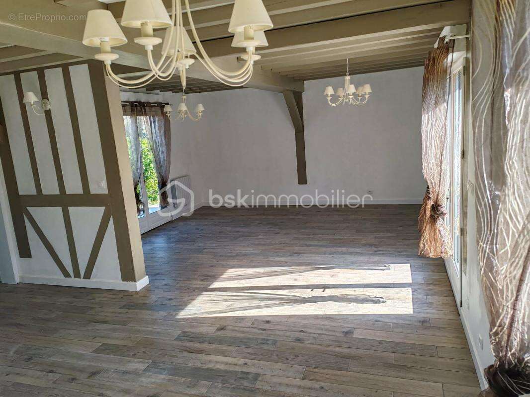 A VENDRE Maison 3 chambres, séjour 45 m², double garage – TROUVILLE-LA-HAULE - photo 8