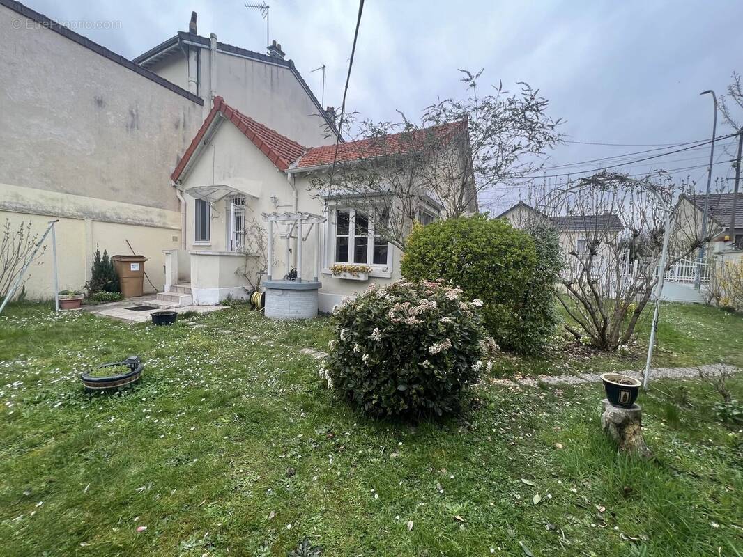 Maison à LE RAINCY