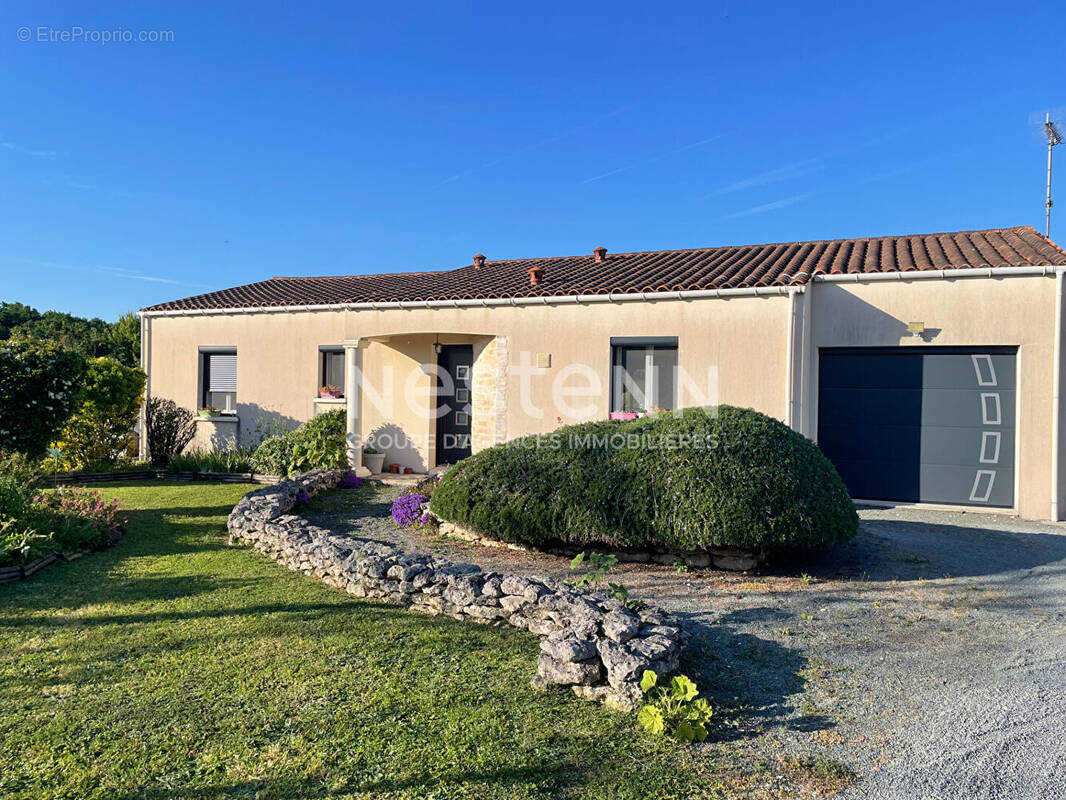 Maison à PONT-L'ABBE-D'ARNOULT