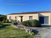 Maison à PONT-L'ABBE-D'ARNOULT