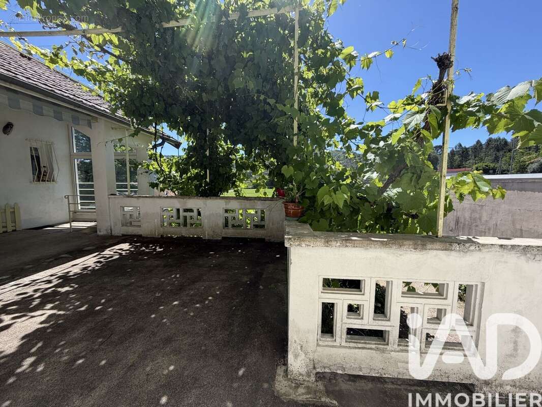 Maison 145 m² à Lalevade-D'ardeche  - photo 2