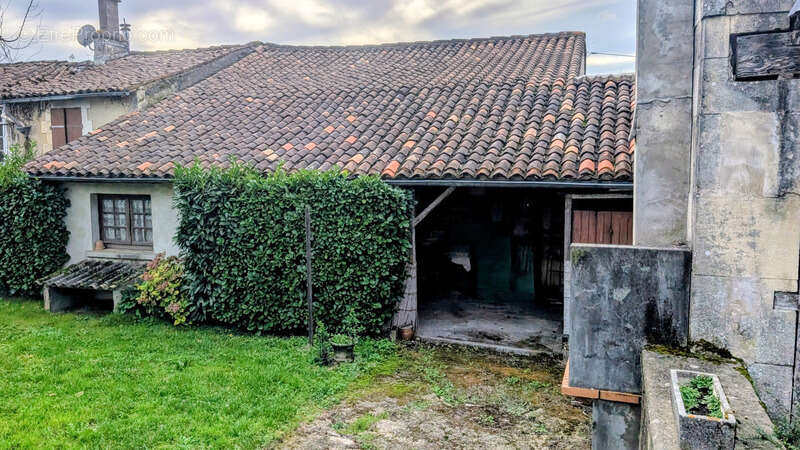 Maison à CHERVES-RICHEMONT