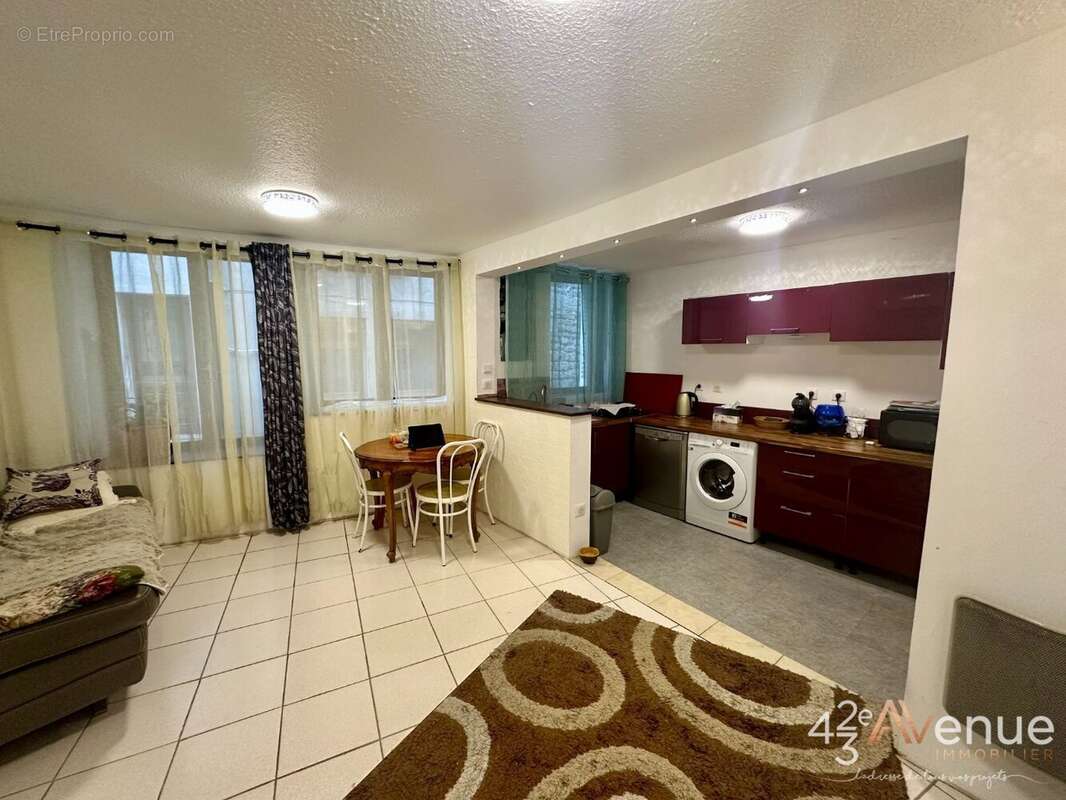 Maison 155 m² à Saint-Bonnet-Le-Chateau  - photo 4