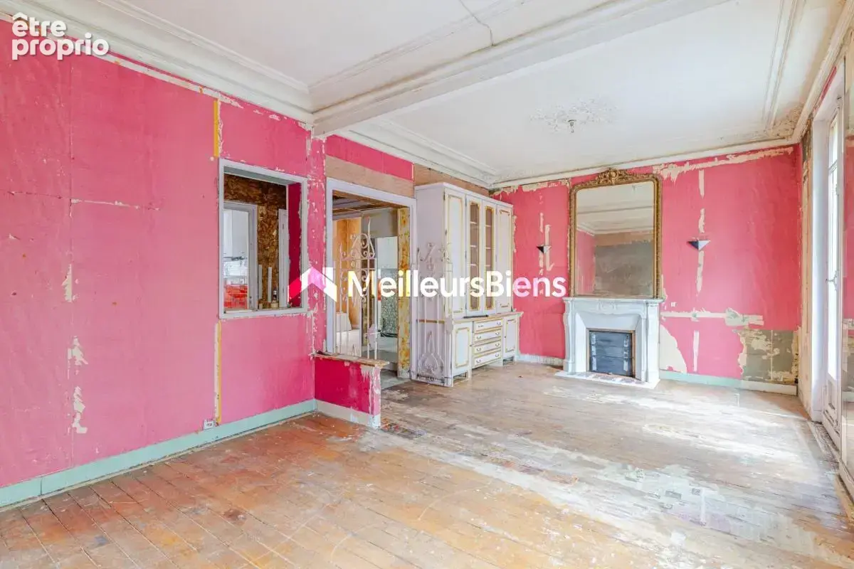 Paris 4è : Arsenal : Appartement haussmannien, 2 pièces de 54 m², parquet, moulures, cheminée et balcon - photo 7