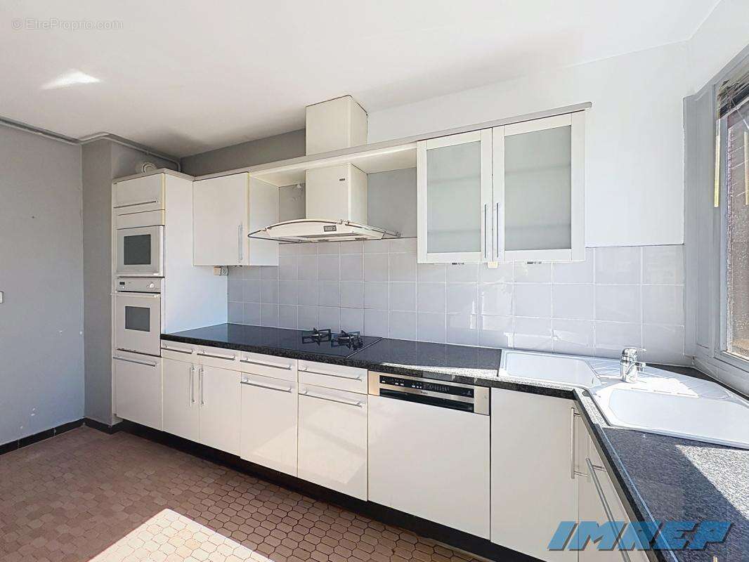 Appartement à MARSEILLE-6E