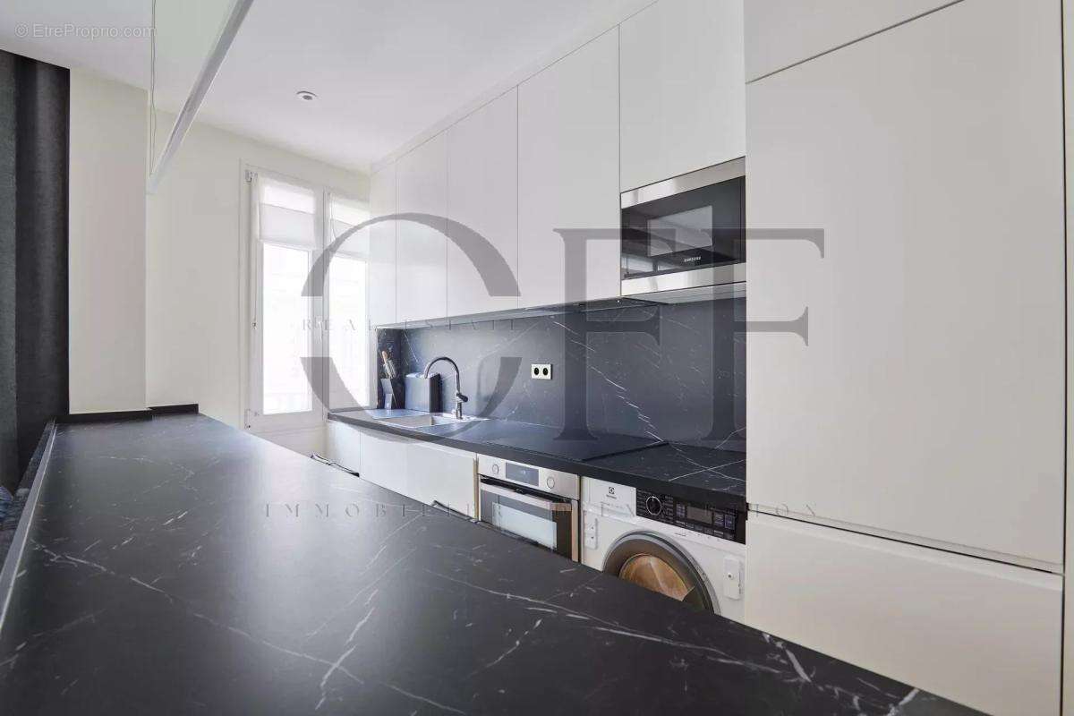 Appartement à PARIS-7E