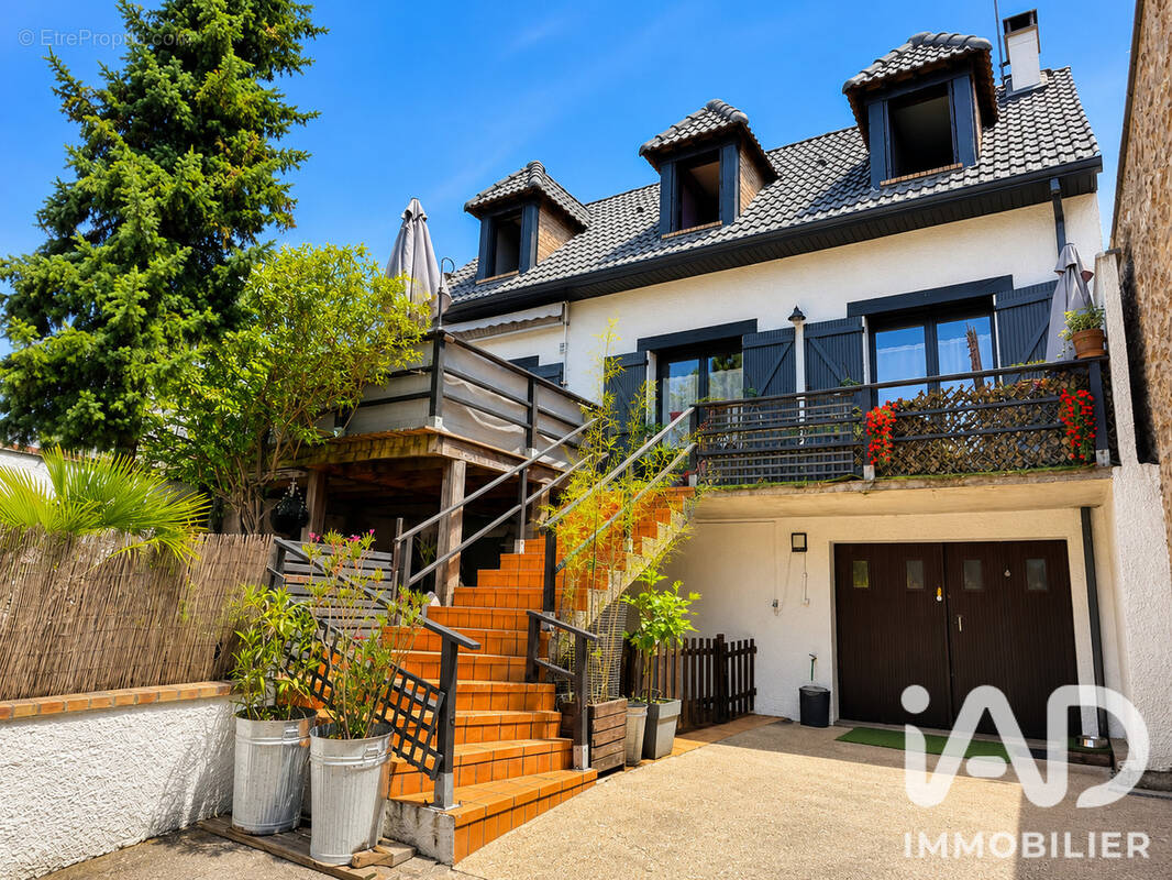 Photo 1 - Maison à SAINTE-GENEVIEVE-DES-BOIS