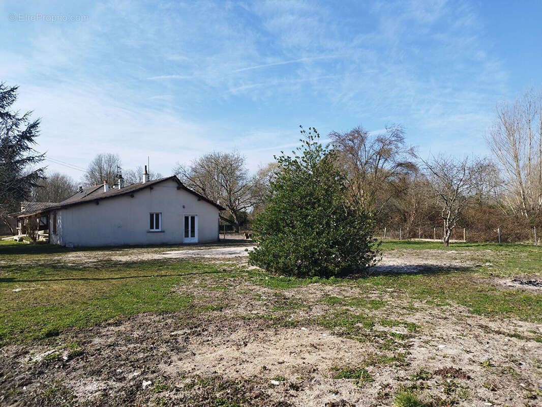 Maison à GIEVRES