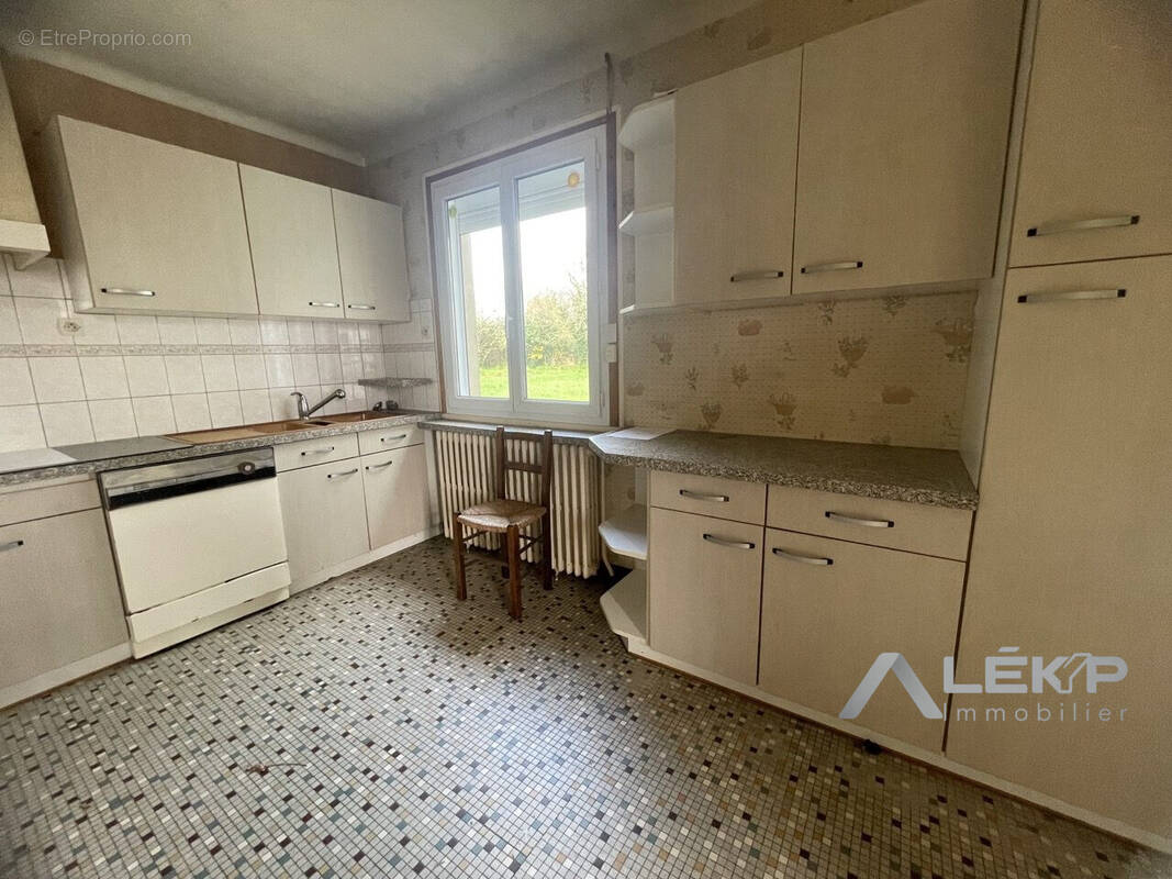 Maison à LES HERBIERS