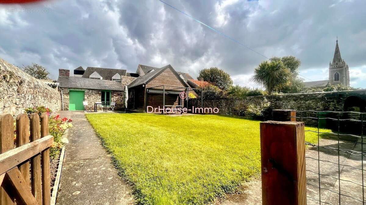 Maison à LA HAYE-DU-PUITS