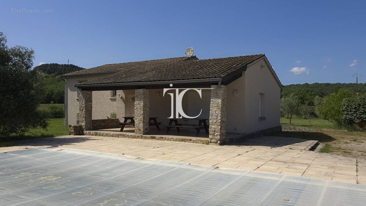 Maison à BERRIAS-ET-CASTELJAU