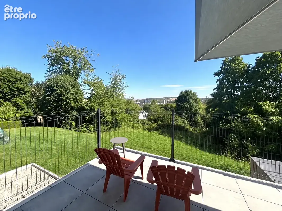 Altkirch sur les hauteurs Maison moderne de 2015 de 150 m2 6 pièces 4 chambres sur 4.15 ares clos et arborés - photo 2