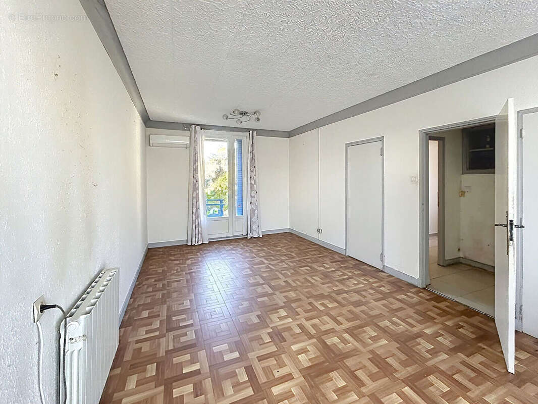 Maison à SORGUES