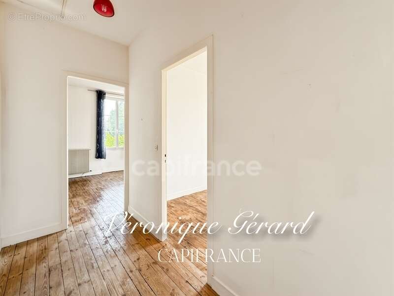 Ancien Presbytère en pierre de 179 M², 8 pièces - photo 22