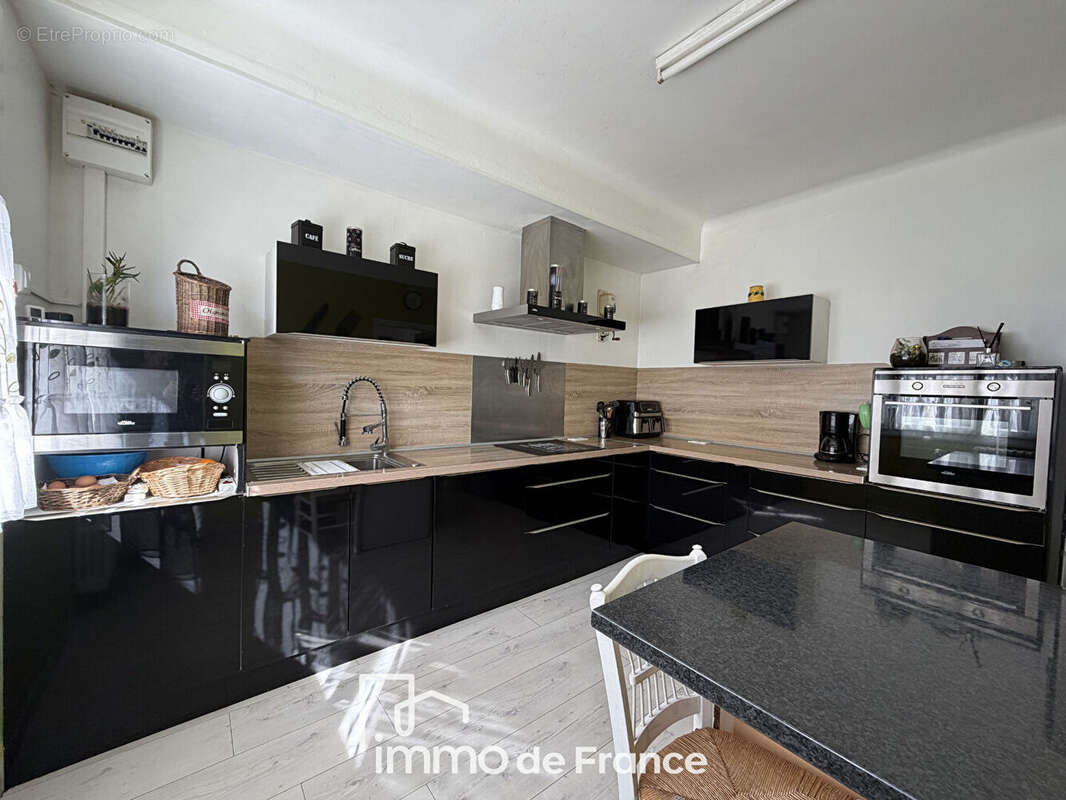 Maison à DECAZEVILLE