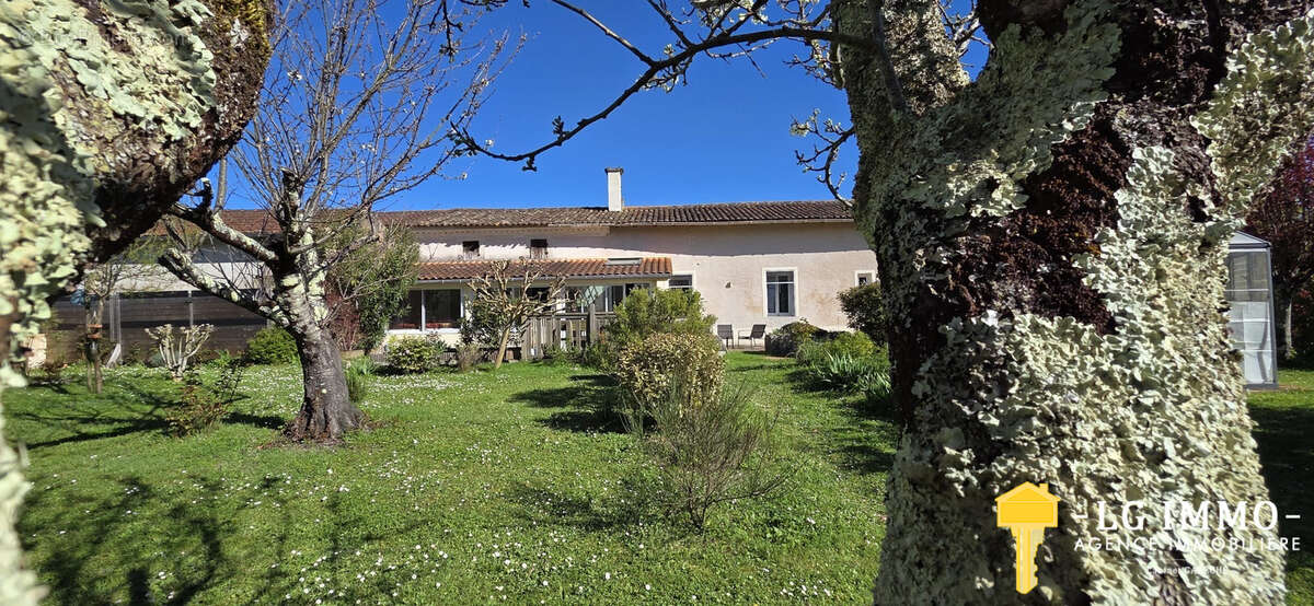 Maison à SAINT-DIZANT-DU-GUA