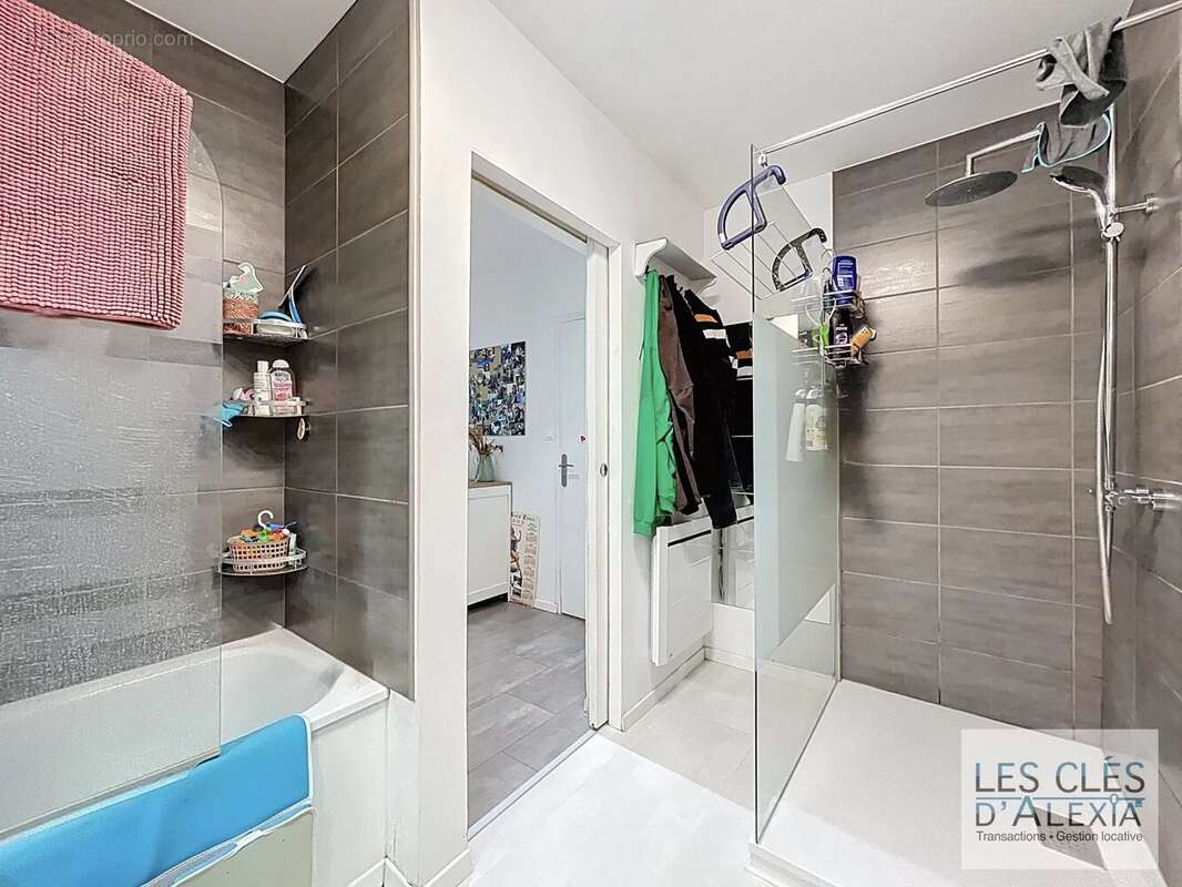 Maison à PONT-EVEQUE