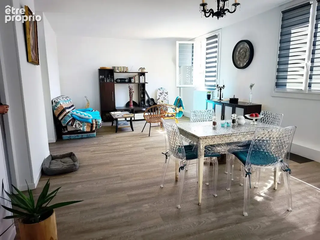 Appartement 4 pièces 75 m² à vendre à La Rochelle (17000) - photo 2