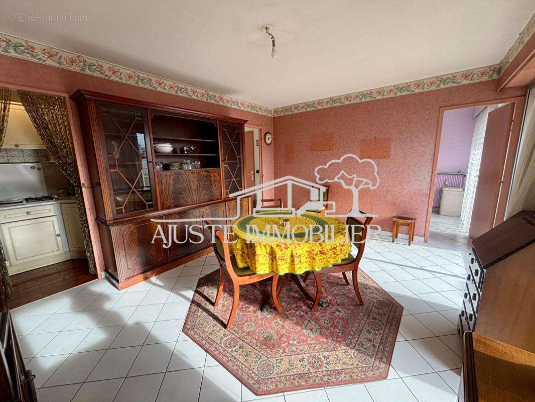 Appartement à MARSEILLE-5E