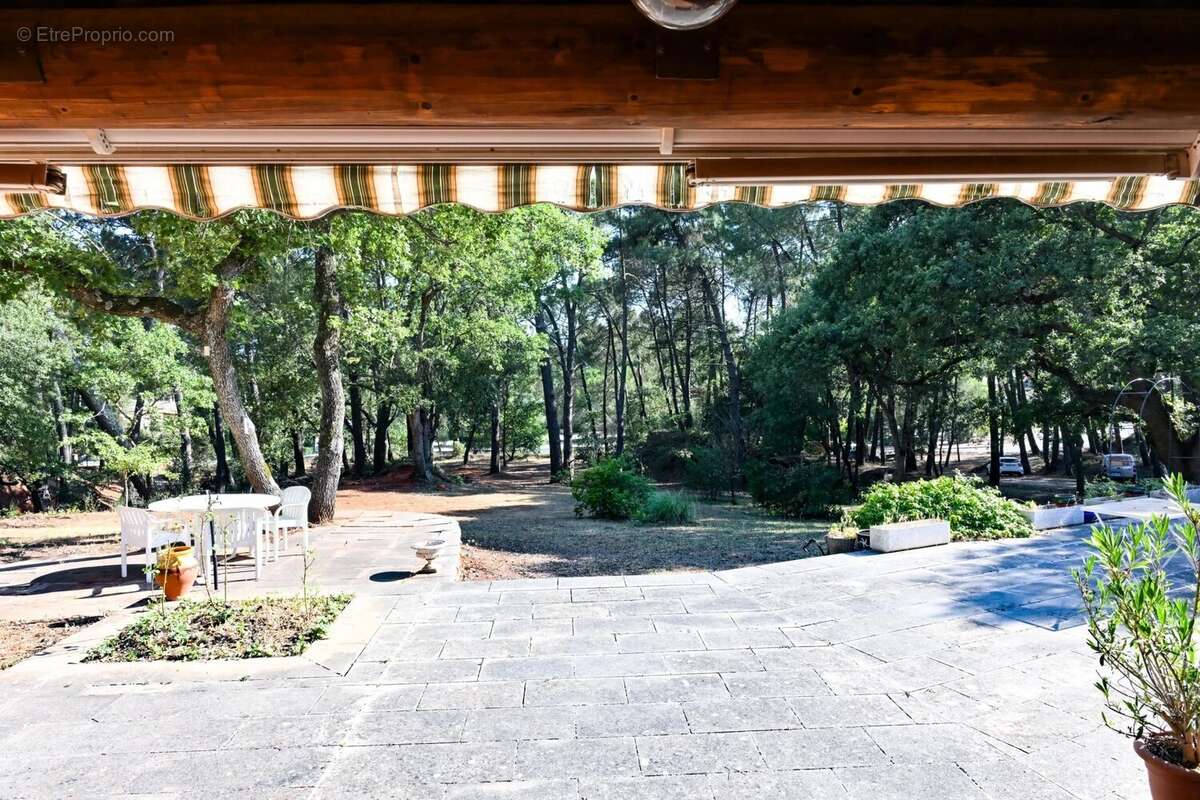 Maison à ROUSSILLON