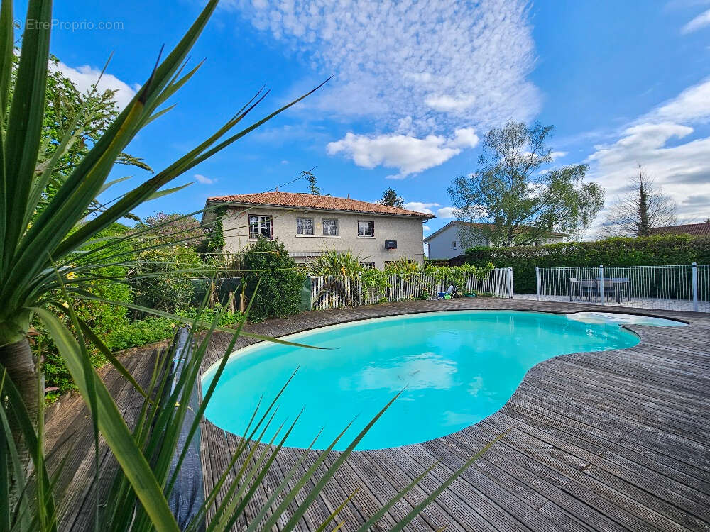 Maison à LA COURONNE