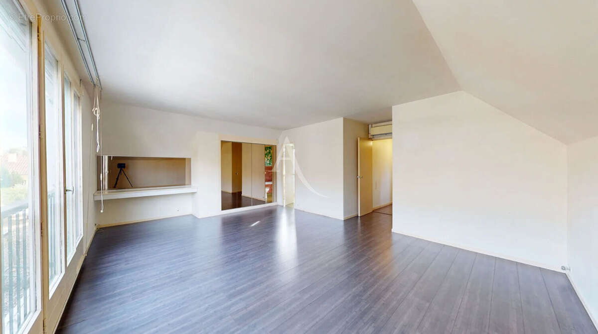 Maison à LA QUEUE-EN-BRIE