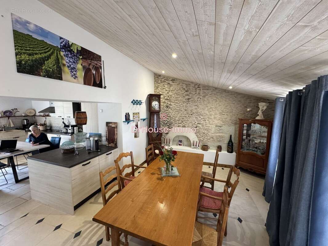 Maison à VERRUE