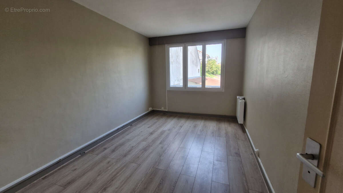 Appartement 55 m² à Enghien-Les-Bains  - photo 6