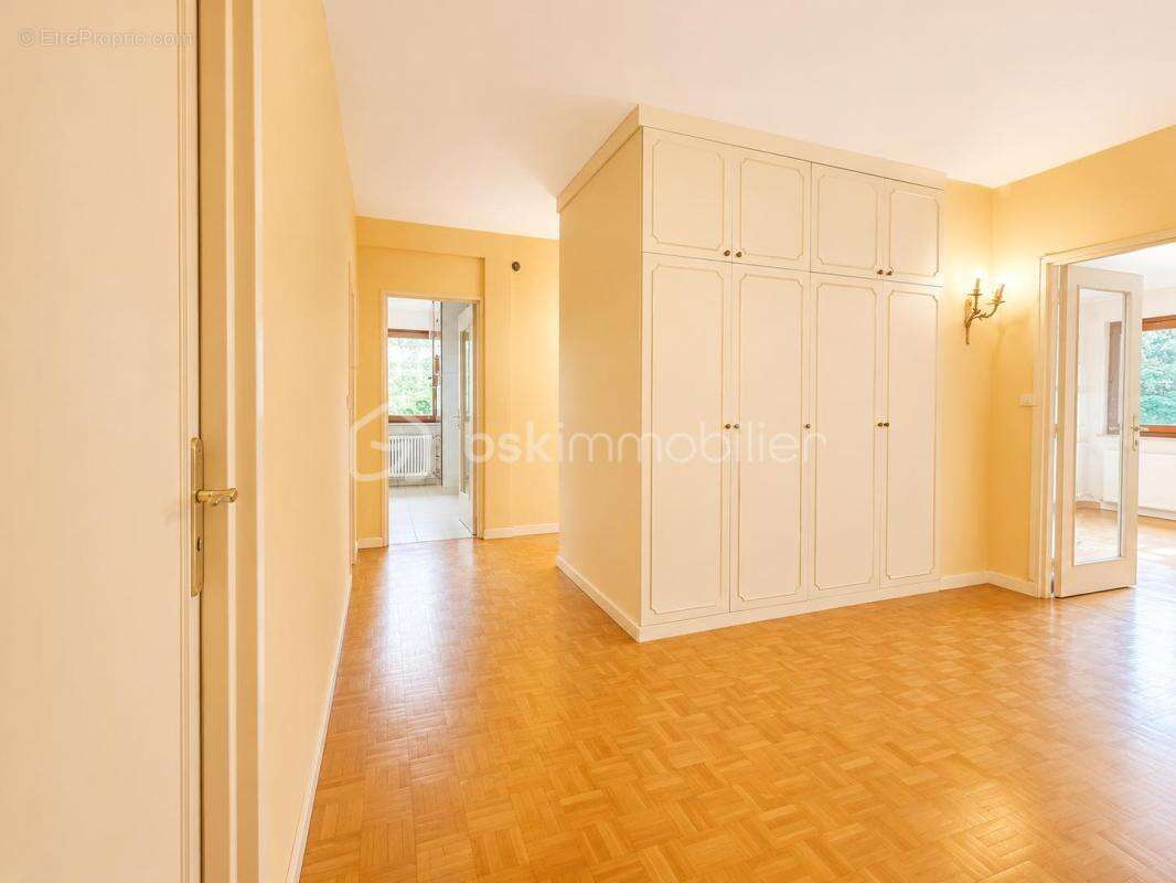 Appartement à L'ETANG-LA-VILLE