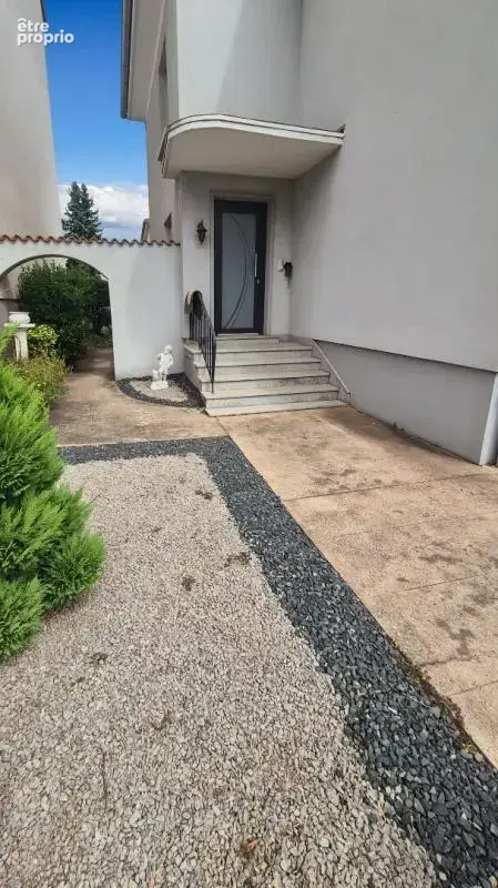 Appartement rénové de 97 m² avec balcon, jardin, terrasse, garage et cave  Haguenau (67500) - photo 2