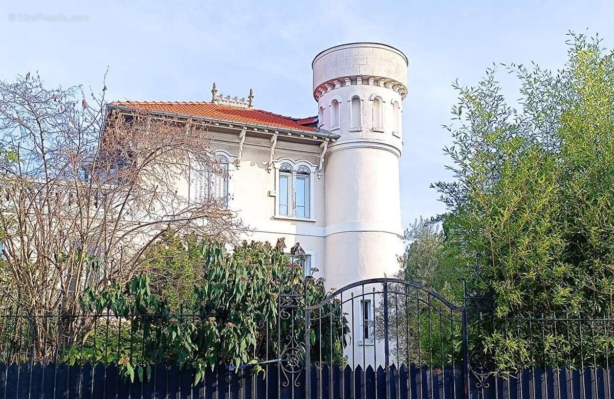 Maison Bourgeoise 7 pièces Le Perreux sur Marne (94170) - photo 16