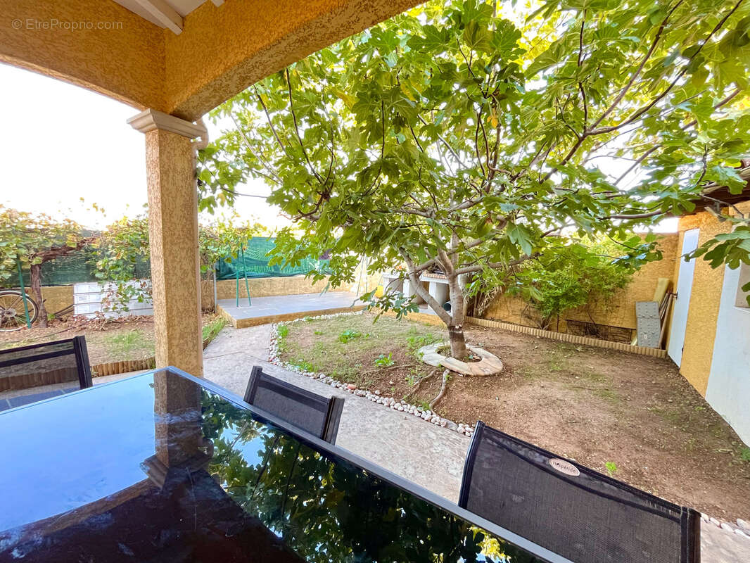 Maison à SAINT-GILLES