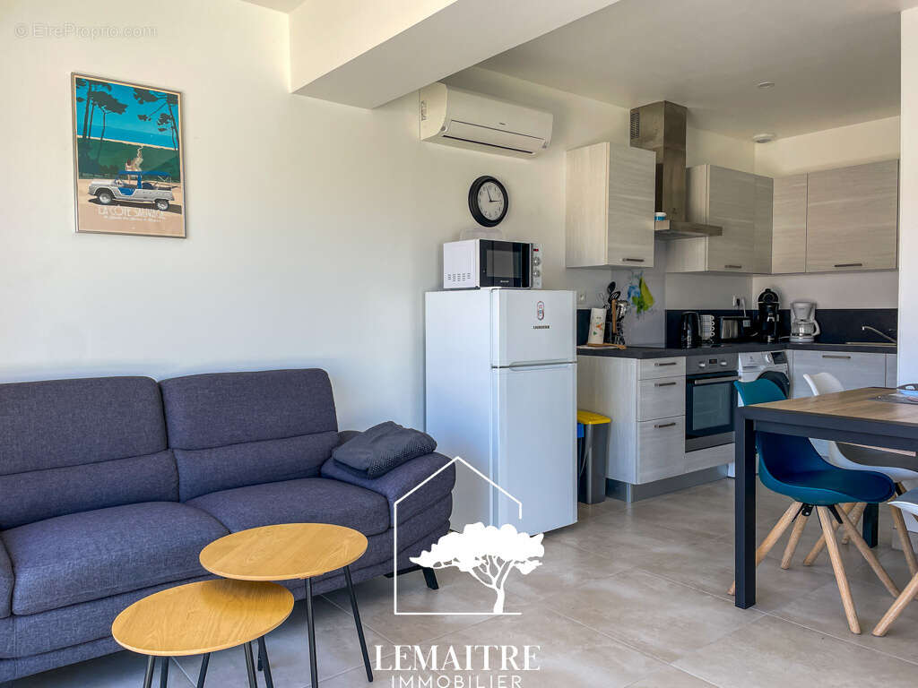 Maison de plain-pied   45 m2   2 chambres   Terrasse   Parking   Résidence sécurisée avec piscine - photo 4