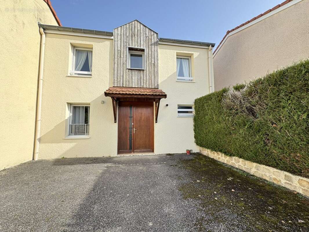 Maison à LA TALAUDIERE