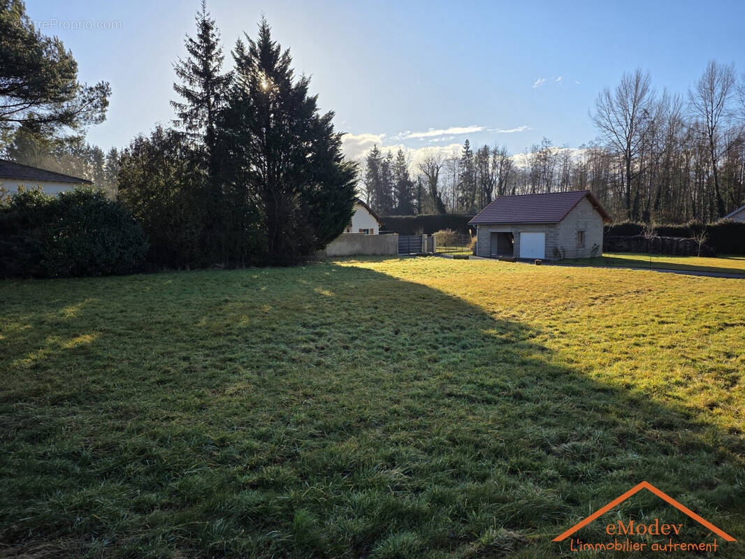 Terrain à GIRECOURT-SUR-DURBION