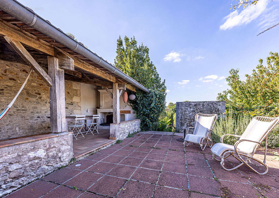 Maison à MORNAC-SUR-SEUDRE