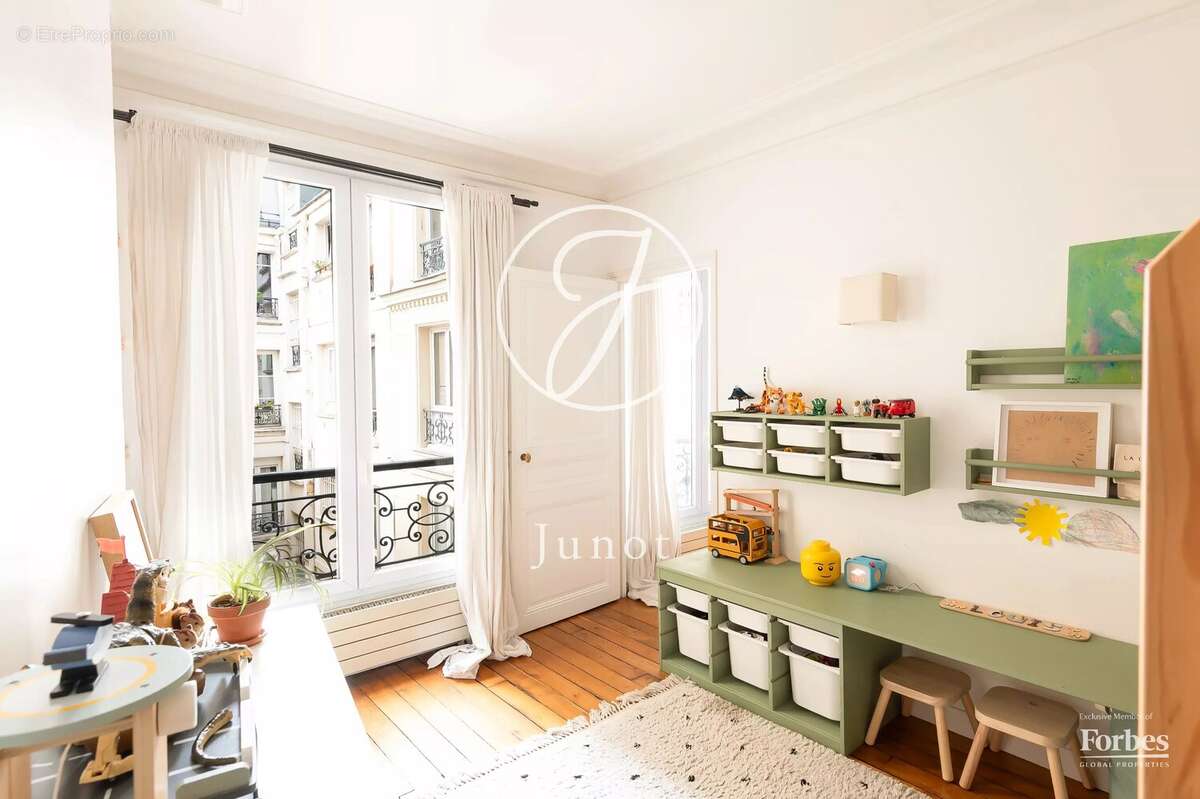 Appartement à PARIS-9E