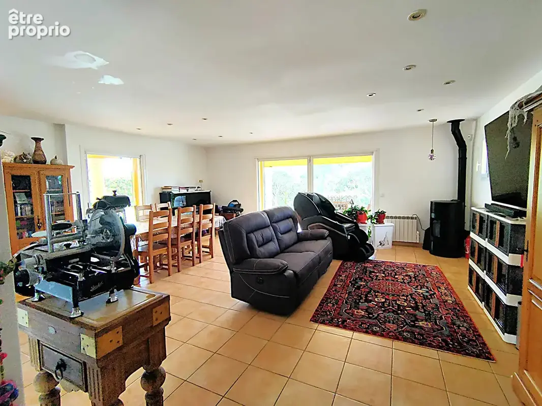 Flassans Sur Issole: maison type 4 avec piscine et garage sur 1648m² de terrain - photo 3